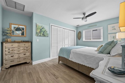 House in Fort Myers, Florida 3 bedrooms, 210.7 sq.m. № 2212663 - photo 23