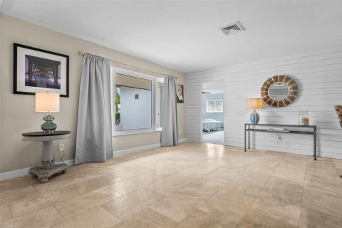 House in Fort Myers, Florida 3 bedrooms, 210.7 sq.m. № 2212663 - photo 16