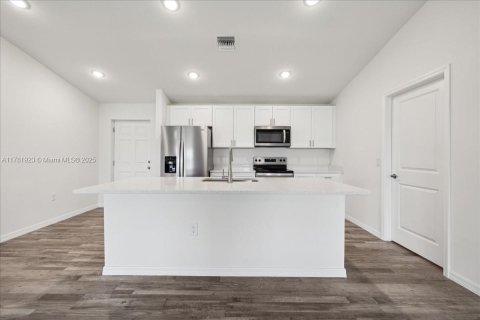 Casa en venta en Cape Coral, Florida, 4 dormitorios, 164.16 m2 № 1798865 - foto 4