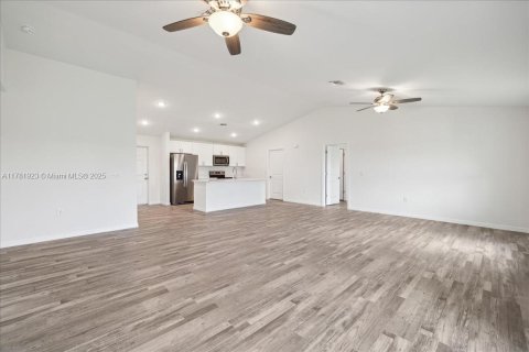 Casa en venta en Cape Coral, Florida, 4 dormitorios, 164.16 m2 № 1798865 - foto 9