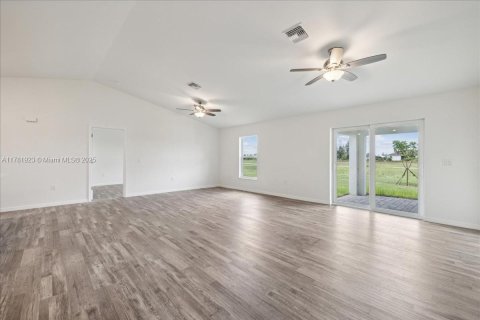Casa en venta en Cape Coral, Florida, 4 dormitorios, 164.16 m2 № 1798865 - foto 10
