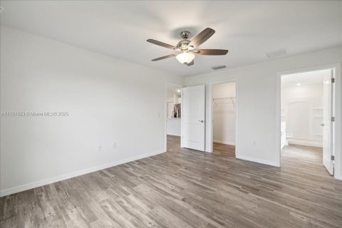 Casa en venta en Cape Coral, Florida, 4 dormitorios, 164.16 m2 № 1798865 - foto 12