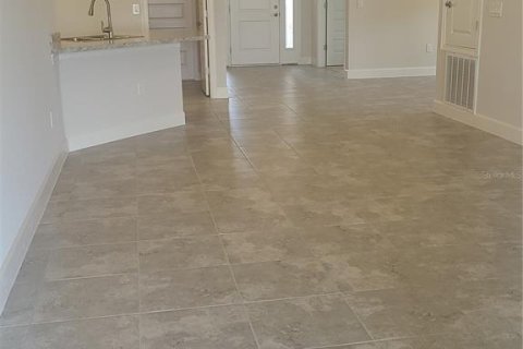 Villa ou maison à louer à Haines City, Floride: 4 chambres, 169.08 m2 № 1875927 - photo 5