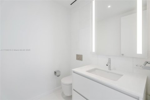 Condominio en venta en Miami, Florida, 5 dormitorios, 359.53 m2 № 1860069 - foto 14