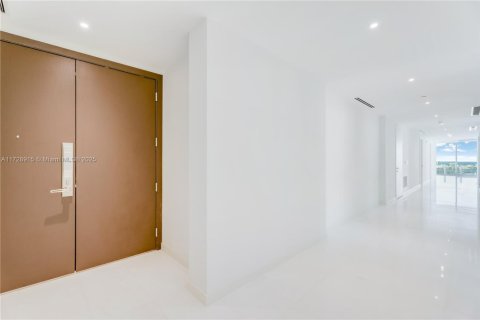 Condominio en venta en Miami, Florida, 5 dormitorios, 359.53 m2 № 1860069 - foto 26