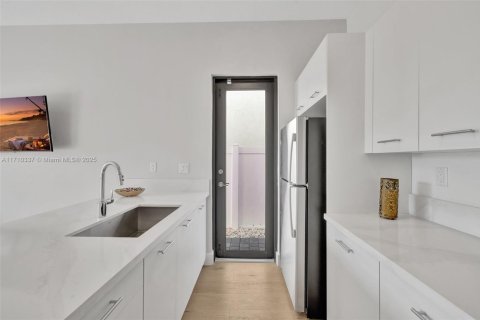 Купить виллу или дом в Мирамар, Флорида 5 спален, 337.51м2, № 1472485 - фото 23