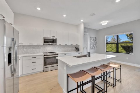 Купить виллу или дом в Мирамар, Флорида 5 спален, 337.51м2, № 1472485 - фото 4