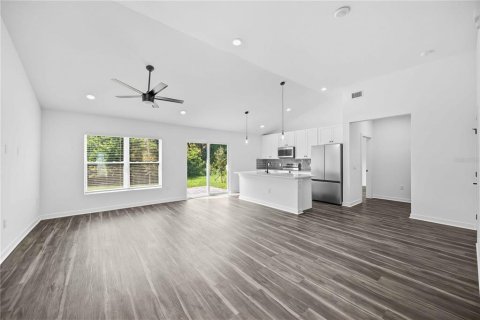 House in North Port, Florida 3 bedrooms, 150.5 sq.m. № 2393464 - photo 2