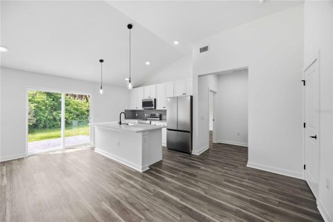 House in North Port, Florida 3 bedrooms, 150.5 sq.m. № 2393464 - photo 6