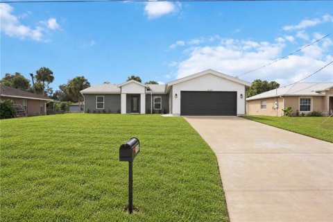 House in North Port, Florida 3 bedrooms, 150.5 sq.m. № 2393464 - photo 16