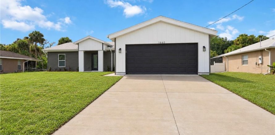 House in North Port, Florida 3 bedrooms, 150.5 sq.m. № 2393464