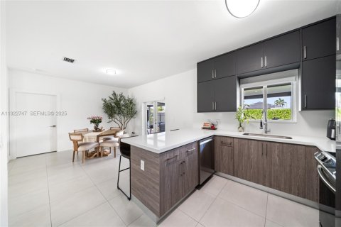 House in Homestead, Florida 5 bedrooms, 180.04 sq.m. № 1976524 - photo 7