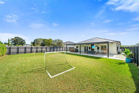 House in Homestead, Florida 5 bedrooms, 180.04 sq.m. № 1976524 - photo 25