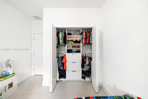 House in Homestead, Florida 5 bedrooms, 180.04 sq.m. № 1976524 - photo 21