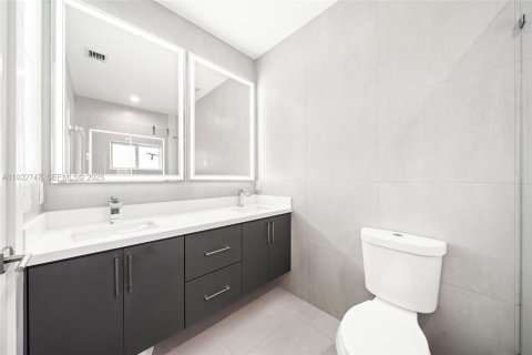 House in Homestead, Florida 5 bedrooms, 180.04 sq.m. № 1976524 - photo 13