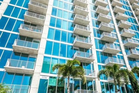 Copropriété à louer à Tampa, Floride: 2 chambres, 107.49 m2 № 1720547 - photo 1