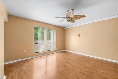 House in Gainesville, Florida 4 bedrooms, 317.91 sq.m. № 2098180 - photo 14