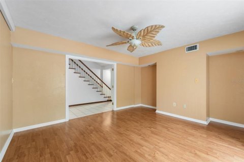 House in Gainesville, Florida 4 bedrooms, 317.91 sq.m. № 2098180 - photo 13