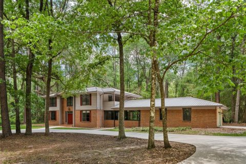 House in Gainesville, Florida 4 bedrooms, 317.91 sq.m. № 2098180 - photo 5