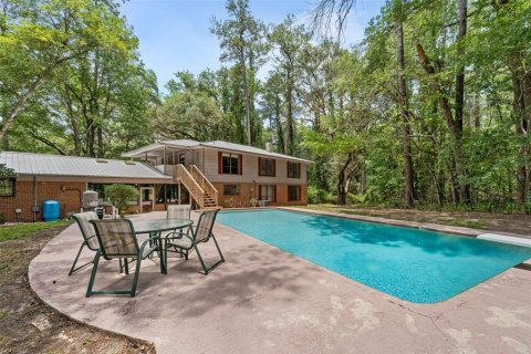 House in Gainesville, Florida 4 bedrooms, 317.91 sq.m. № 2098180 - photo 2