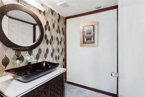 Купить кондоминиум в Авентура, Флорида 2 спальни, 126.81м2, № 1971102 - фото 11