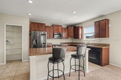 House in Ruskin, Florida 4 bedrooms, 239.41 sq.m. № 2313407 - photo 3