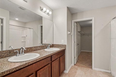 House in Ruskin, Florida 4 bedrooms, 239.41 sq.m. № 2313407 - photo 10