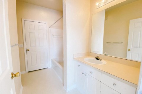 Condo in Tampa, Florida, 2 bedrooms  № 1543473 - photo 9