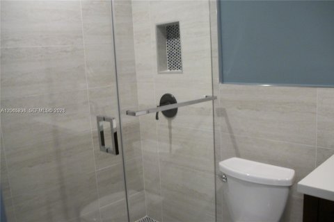 Condo in Miami Lakes, Florida, 1 bedroom  № 2247793 - photo 10