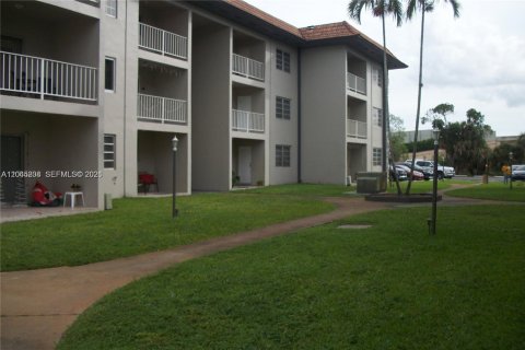 Condo in Miami Lakes, Florida, 1 bedroom № 2247793
