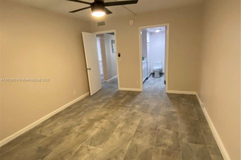 Condominio en alquiler en Boca Raton, Florida, 2 dormitorios, 83.24 m2 № 1969514 - foto 5