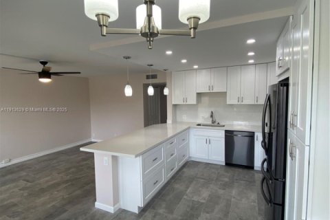 Condominio en alquiler en Boca Raton, Florida, 2 dormitorios, 83.24 m2 № 1969514 - foto 13