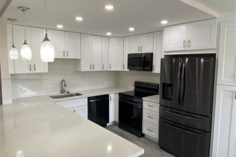 Condominio en alquiler en Boca Raton, Florida, 2 dormitorios, 83.24 m2 № 1969514 - foto 9