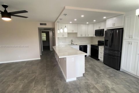 Condominio en alquiler en Boca Raton, Florida, 2 dormitorios, 83.24 m2 № 1969514 - foto 10