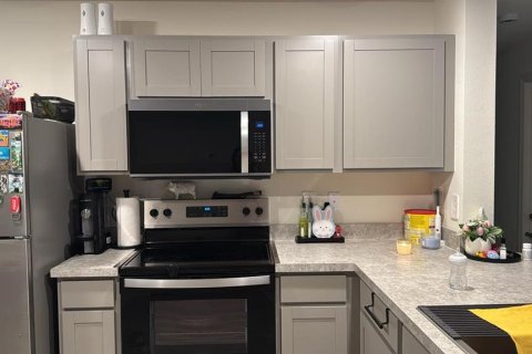 Villa ou maison à louer à Palm Bay, Floride: 3 chambres, 115.48 m2 № 2423792 - photo 2