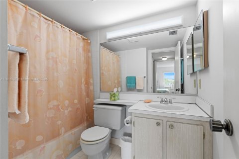 Condo in Greenacres, Florida, 2 bedrooms  № 1779969 - photo 11