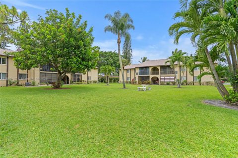 Condo in Greenacres, Florida, 2 bedrooms  № 1779969 - photo 2