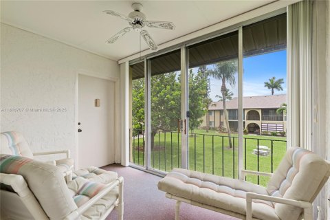 Condo in Greenacres, Florida, 2 bedrooms  № 1779969 - photo 4