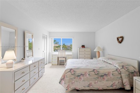 Condo in Greenacres, Florida, 2 bedrooms  № 1779969 - photo 8