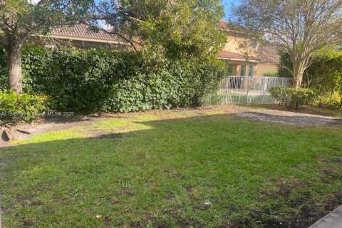 Villa ou maison à louer à Weston, Floride: 4 chambres, 201.78 m2 № 1972391 - photo 11