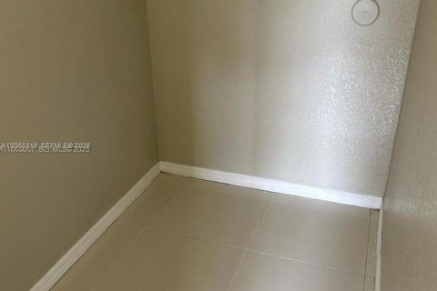 Casa en venta en Homestead, Florida, 2 dormitorios, 85.38 m2 № 2282670 - foto 9