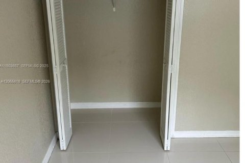 Casa en venta en Homestead, Florida, 2 dormitorios, 85.38 m2 № 2282670 - foto 5