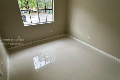 Casa en venta en Homestead, Florida, 2 dormitorios, 85.38 m2 № 2282670 - foto 4