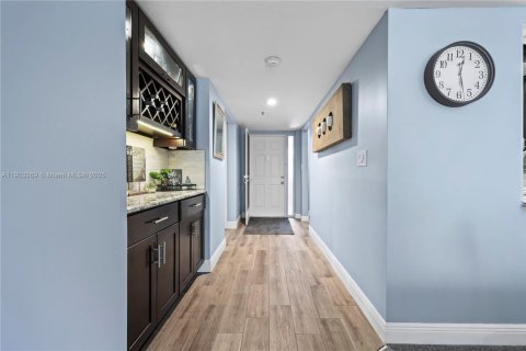 Снять в аренду кондоминиум в Бока-Ратон, Флорида 2 спальни, 112.13м2, № 1955707 - фото 11