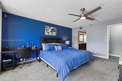 Снять в аренду кондоминиум в Бока-Ратон, Флорида 2 спальни, 112.13м2, № 1955707 - фото 22