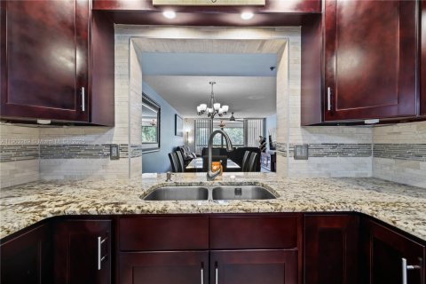 Снять в аренду кондоминиум в Бока-Ратон, Флорида 2 спальни, 112.13м2, № 1955707 - фото 9