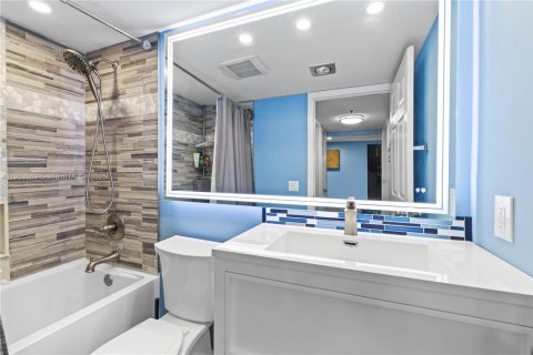 Снять в аренду кондоминиум в Бока-Ратон, Флорида 2 спальни, 112.13м2, № 1955707 - фото 26