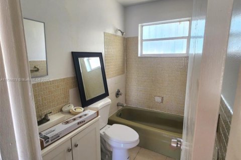 Villa ou maison à louer à West Park, Floride: 1 chambre, 336.86 m2 № 1728418 - photo 7