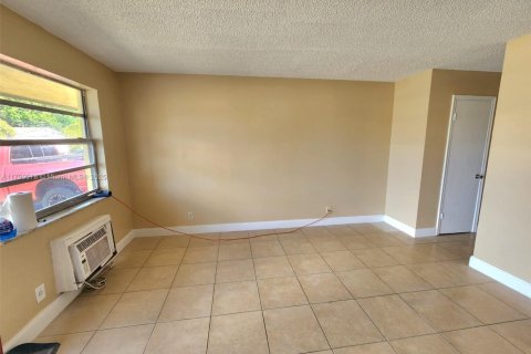 Villa ou maison à louer à West Park, Floride: 1 chambre, 336.86 m2 № 1728418 - photo 4