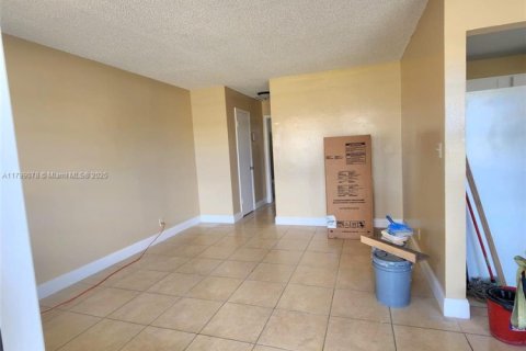Villa ou maison à louer à West Park, Floride: 1 chambre, 336.86 m2 № 1728418 - photo 3